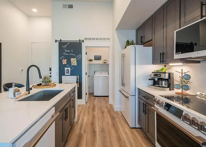 Rooftop Deck, Heated Pool Nearby Golf & Sun Stay Apartment *