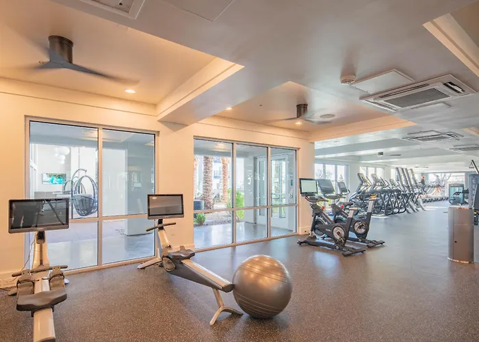 Rooftop Deck, Heated Pool Nearby Golf & Sun Stay Apartment