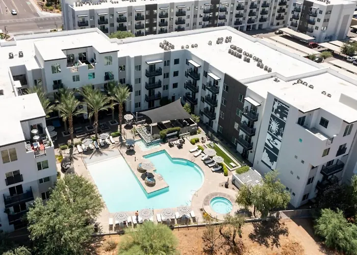 Rooftop Deck, Heated Pool Nearby Golf & Sun Stay