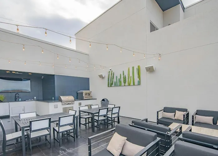 Rooftop Deck, Heated Pool Nearby Golf & Sun Stay