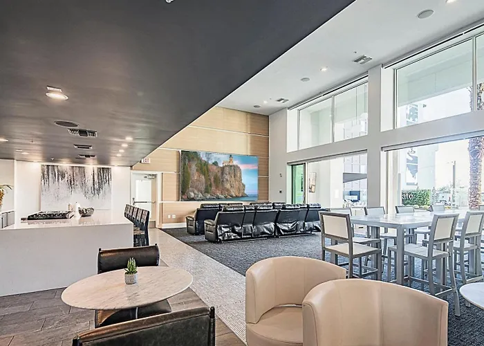 Rooftop Deck, Heated Pool Nearby Golf & Sun Stay